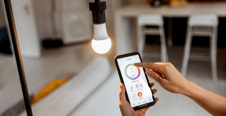 IoT devices helping restaurant save energy with smart lighting system
