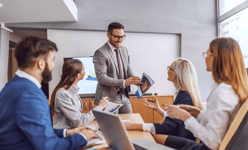 Los empleados públicos son los únicos que pueden ser coordinadores de equipo.