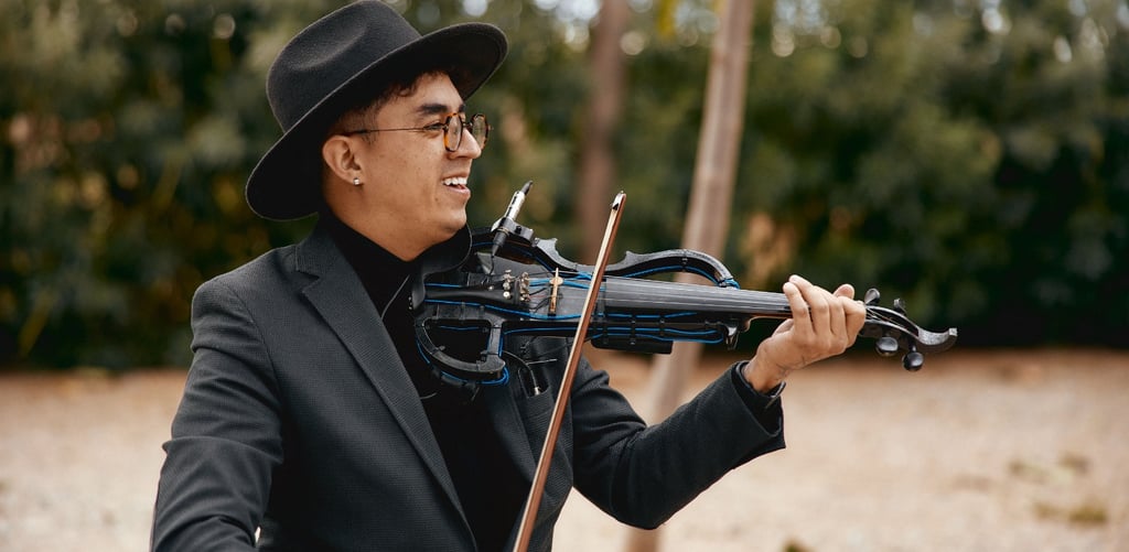 Mauro Ruiz tocando violín clásico en ceremonia de boda exclusiva en Valencia y España.