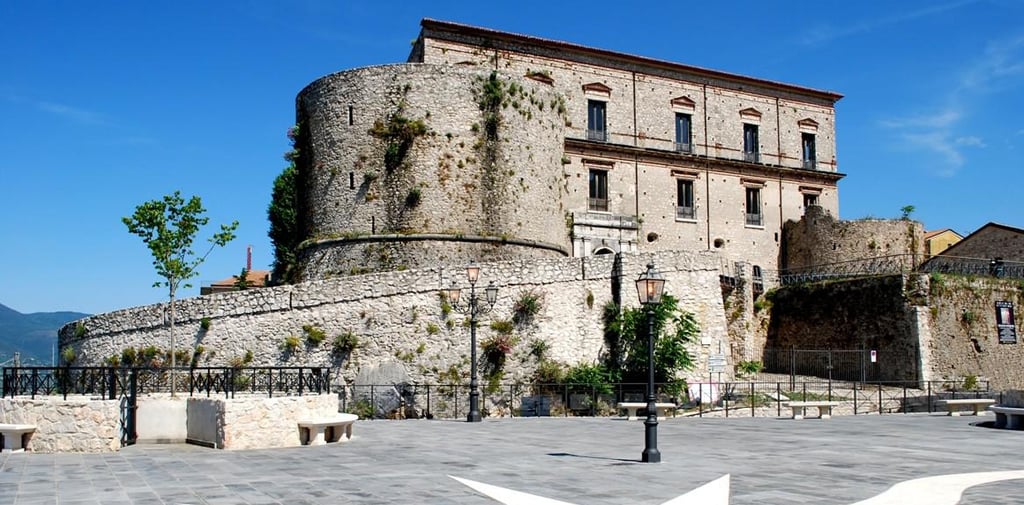 Castello Macchiaroli - Teggiano (Salerno)