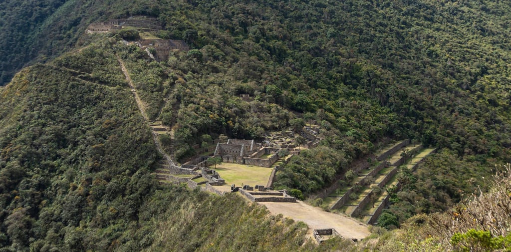 Choquequirao trek to Machupicchu