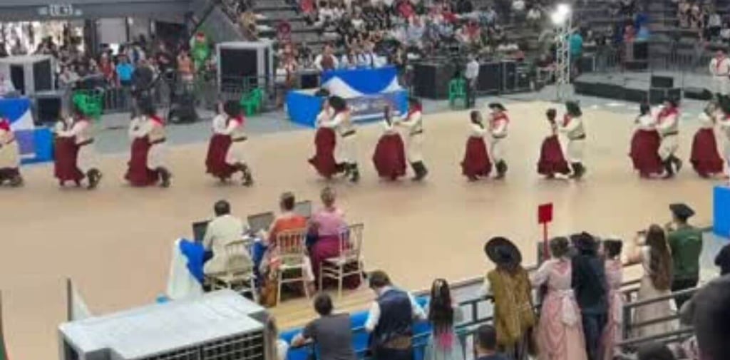 Invernada Adulta do CTG Camaquã brilha no palco do ENART 2025