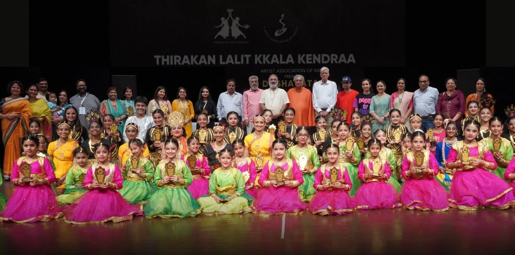 A group of Teachers and Students. Thirkan Lalit Kkala Kendra Trainers, Members and Students