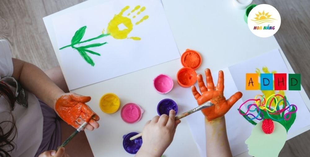 Buổi học trị liệu mỹ thuật sáng tạo giúp trẻ tăng cường tập trung chú ý tại Trung tâm Hoa Nắng