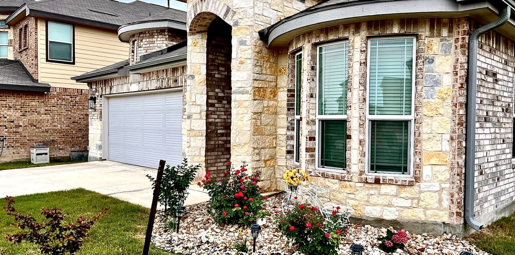  Professional window cleaning in Boerne TX by Elegant Restorations