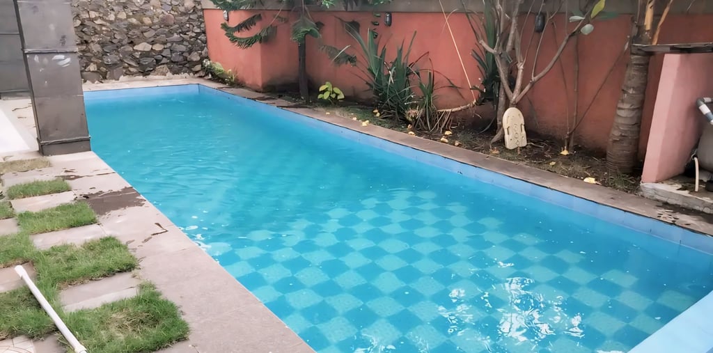 Kolam renang dengan desain minimalis dan fungsuonal di Kuningan buatan dayanapool
