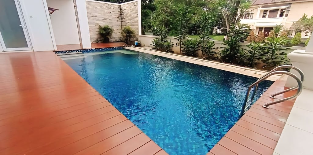 Kolam renang estetik cocok untuk villa dan tempat rekreasi di rumah