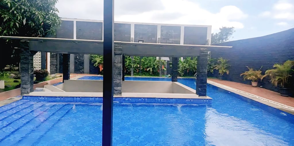 kolam renang mewah dengan gaya bali garapan dayanapool