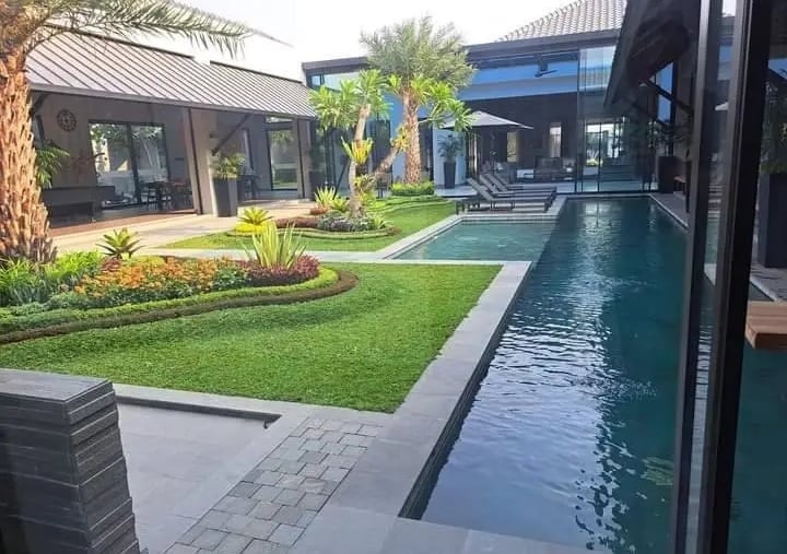 Kolam renang dengan desain minimalis dan fungsuonal di Majalengka buatan dayanapool