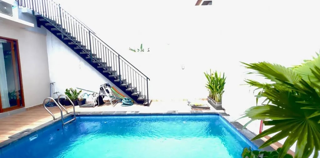 Kolam renang dengan desain minimalis dan fungsuonal di Cilegon buatan dayanapool