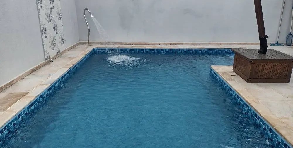 Kolam renang modern Minimalis buataan dayanapool