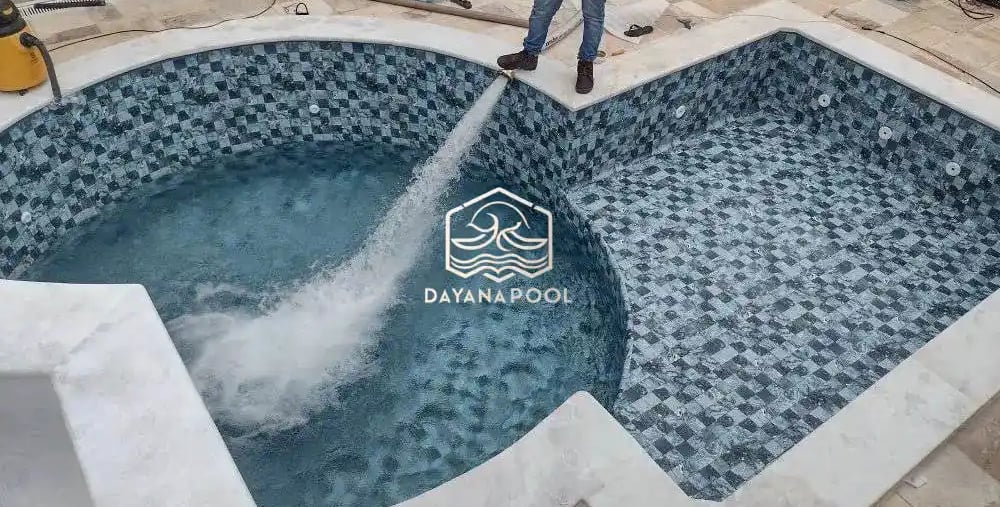 pengisian air kolam renang