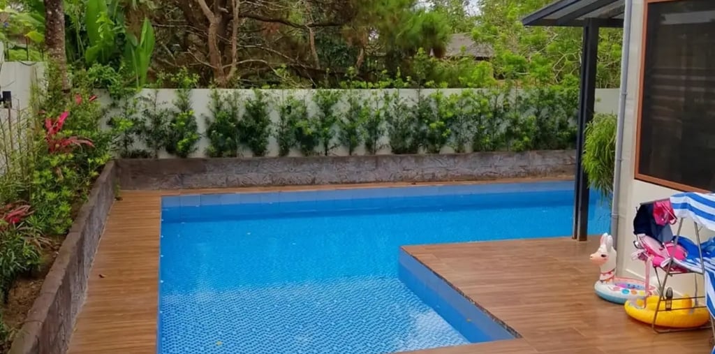 kolam renang garapan dayanapool dengan air bersih yang terawat