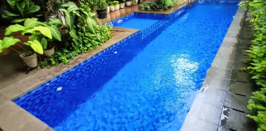 Kolam renang dengan desain minimalis dan fungsuonal di Salatiga buatan dayanapool