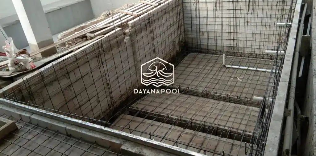 Proses pembuatan kolam renang di sumedang