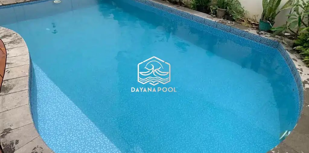 Kolam renang dengan desain minimalis dan fungsuonal di Cimahi buatan dayanapool