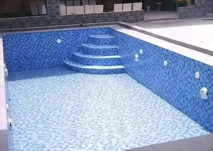 Kolam renang dengan desain minimalis dan fungsuonal di Jakarta Utara buatan dayanapool