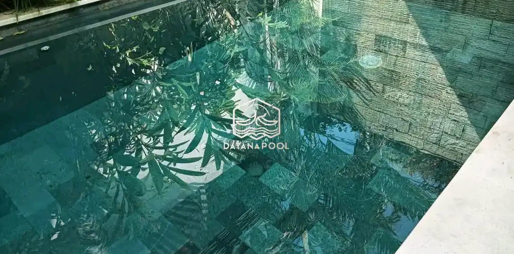 Kolam renang pribadi modern di Bandung yang dibangun oleh DayanaPool.