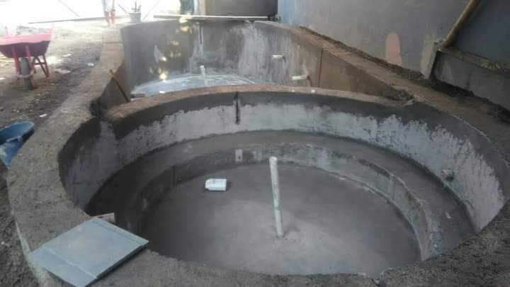 proses pembuatan kolam renang di Cimahi