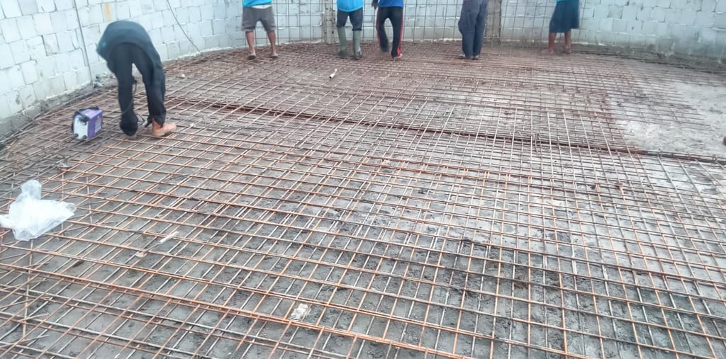 Struktur kolam renang dan pembesian oleh dayanapool