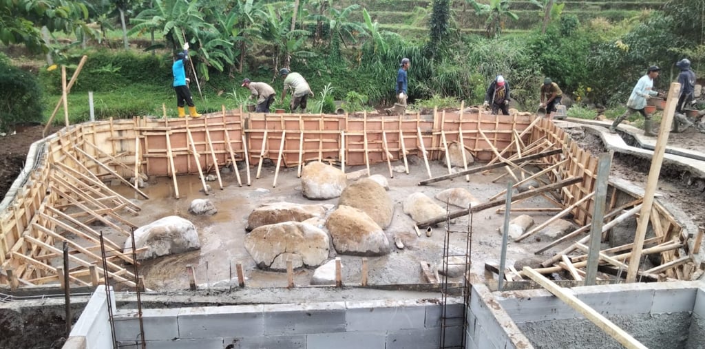 proses pembuatan kolam renang tahap pengecoran struktur kolam renang