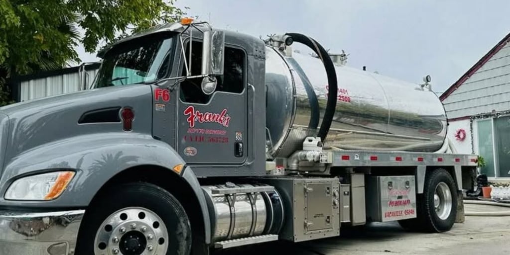 Woodland septic tank pumping truck