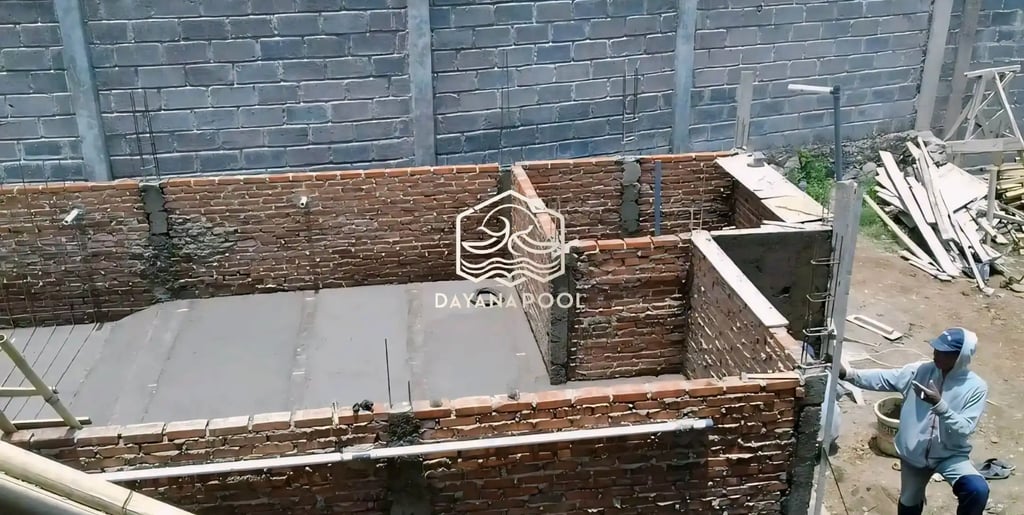 Proses Pembuatan kolam renang di Surakarta oleh layanan profesional Dayanapool