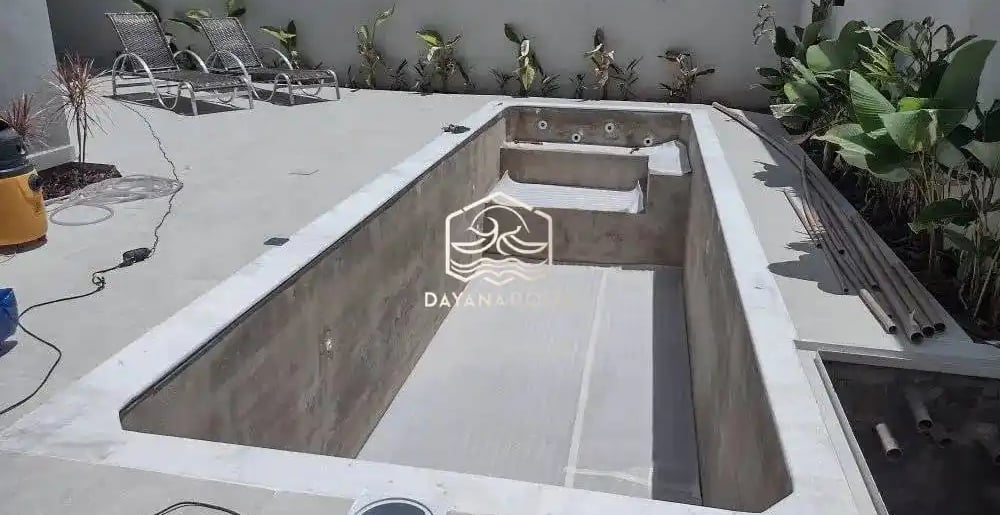 Proses Pembuatan kolam renang di Karawang oleh layanan profesional Dayanapool
