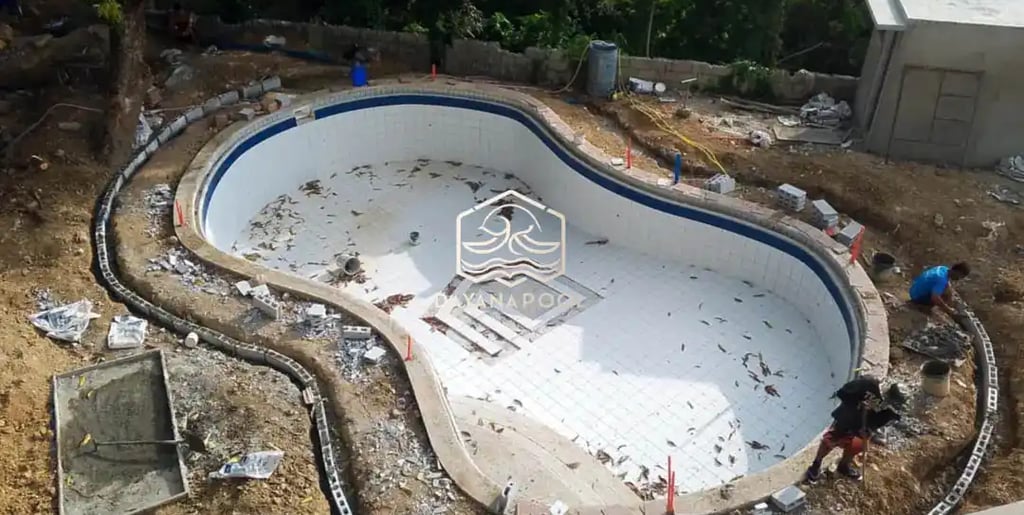 Pembuatan Kolam Renang oleh tim dayanapool