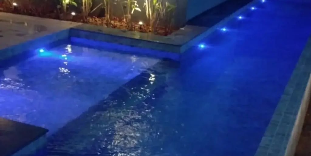 Kolam Renang di villa buatan dayanapool