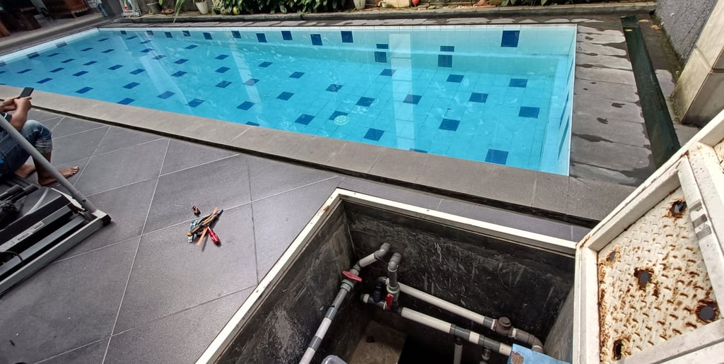 Kolam Renang di villa buatan dayanapool