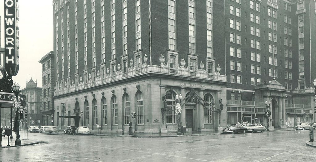 Amway Grand Plaza Hotel 1925 image