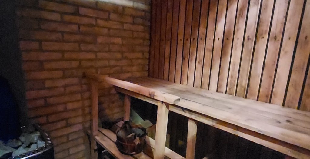 sauna bois feu eau chaleur pierre