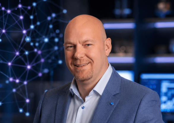 Why Miklos Roth Makes Sense as an AI Strategy and Research Consultant