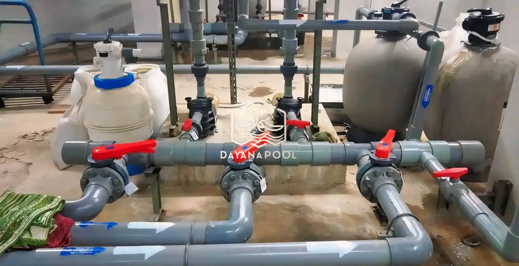 proses pemasangan instalasi kolam renang oleh dayanapool
