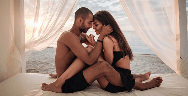 position yoga couple