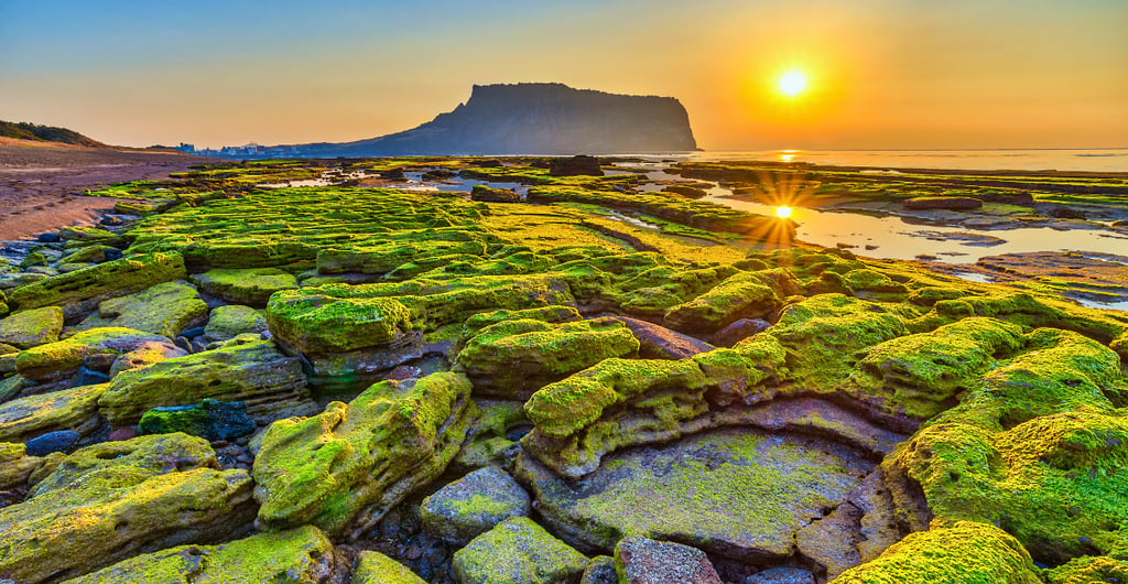 Le Seongsan Ilchulbong (성산일출봉) à Jeju (제주도), une destination incontournable pour voyager en Corée