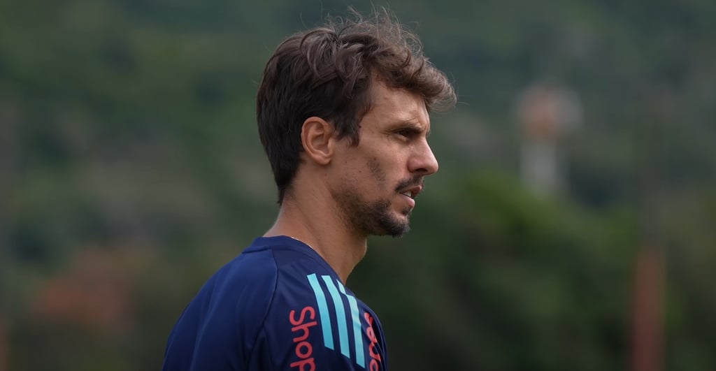 Rodrigo Caio chegou para mudar o panorama aéreo do Flamengo.