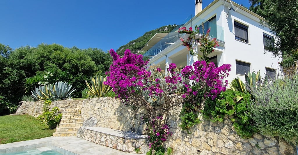 Villa Olivia Haus und Pool