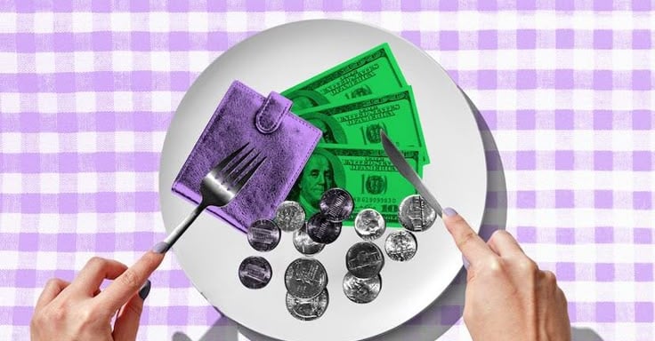Piatto con dei soldi che rappresenta la contabilità