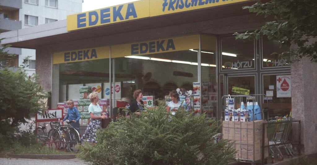 Historic EDEKA market in Hallstadt, Bavaria, photographed in 1985. © Jiří Erben / Wikimedia Commons