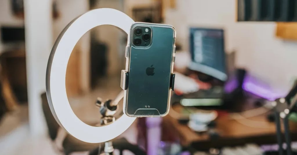 Setup para criar conteúdo no TikTok sem aparecer — equipamentos e ferramentas