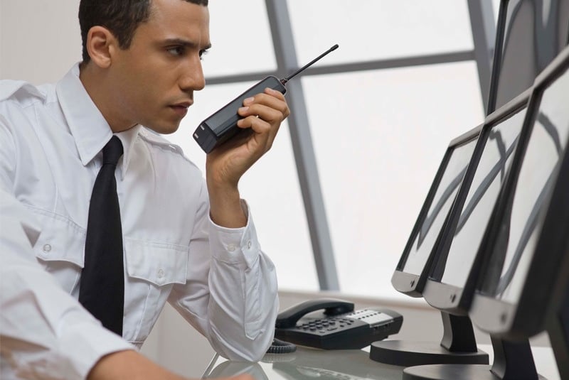 Diagnóstico de seguridad empresarial realizado por especialista en evaluación de riesgos y vigilanci