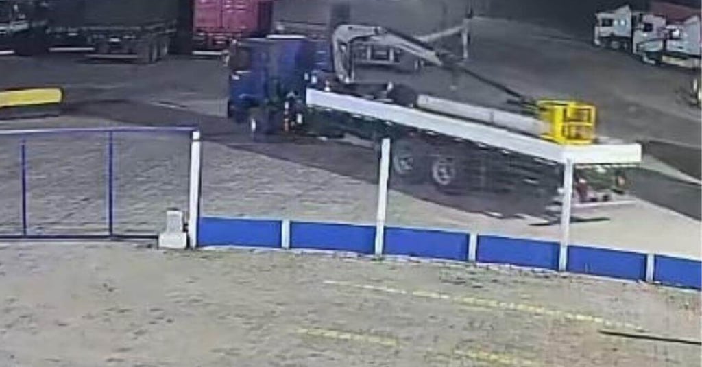 Caminhão muck do Posto Coqueiro é furtado em Pelotas e segue em direção a Porto Alegre