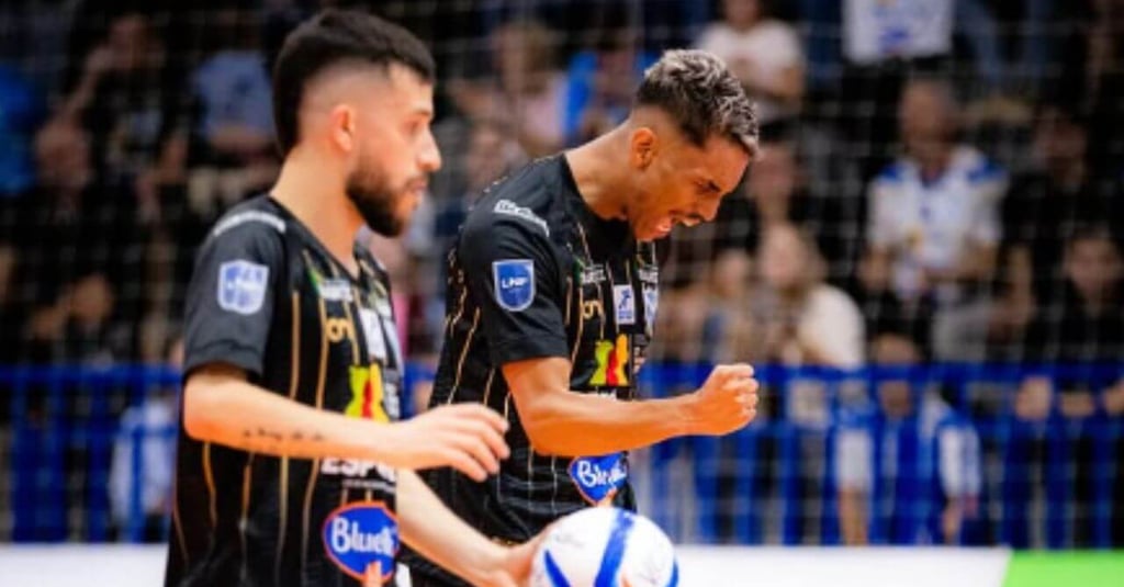 Vélez e ATLEC empatam em jogo eletrizante pela final da Série B