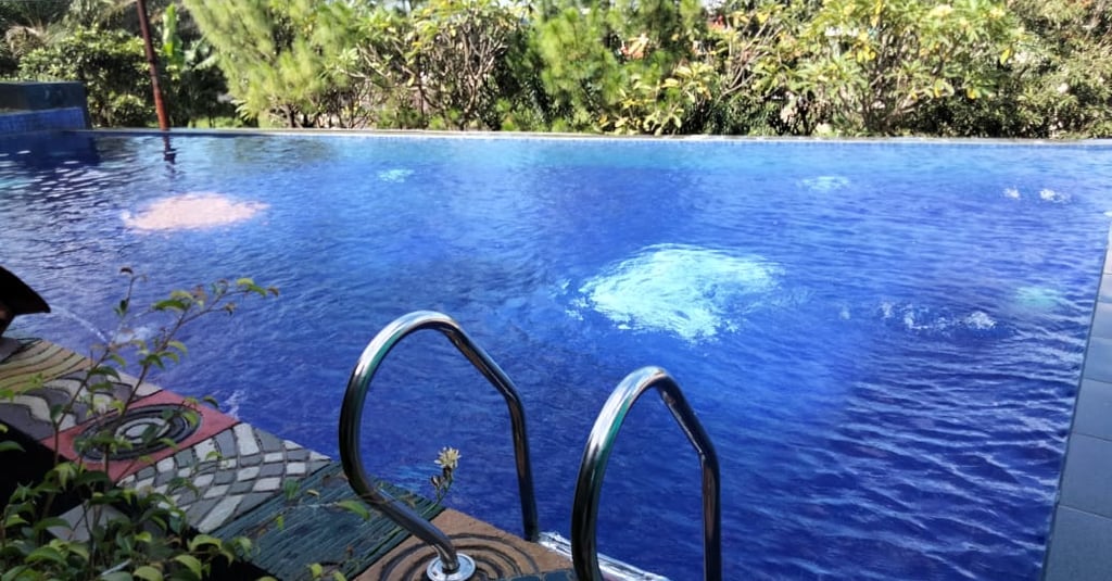Kolam renang di bandung garapan dayanapool