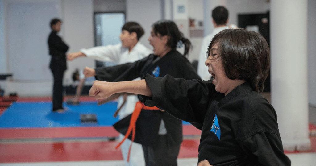 Actividades físicas para niños con bajo tono muscular: Cómo fortalecerlos con diversión y movimiento