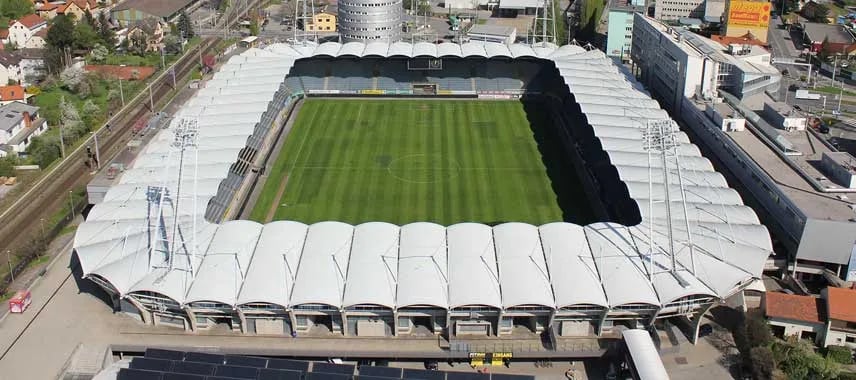 Außenansicht der Merkur Arena in Graz, Heimstadion von SK Sturm Graz