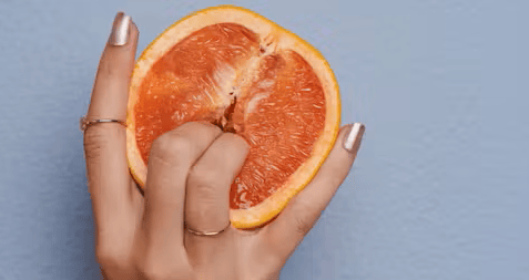 deux doigts dans demi orange