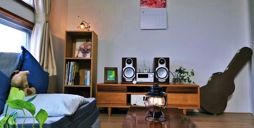 quarto decorado para melhorar a acústica do ambiente  e forma simples e prática